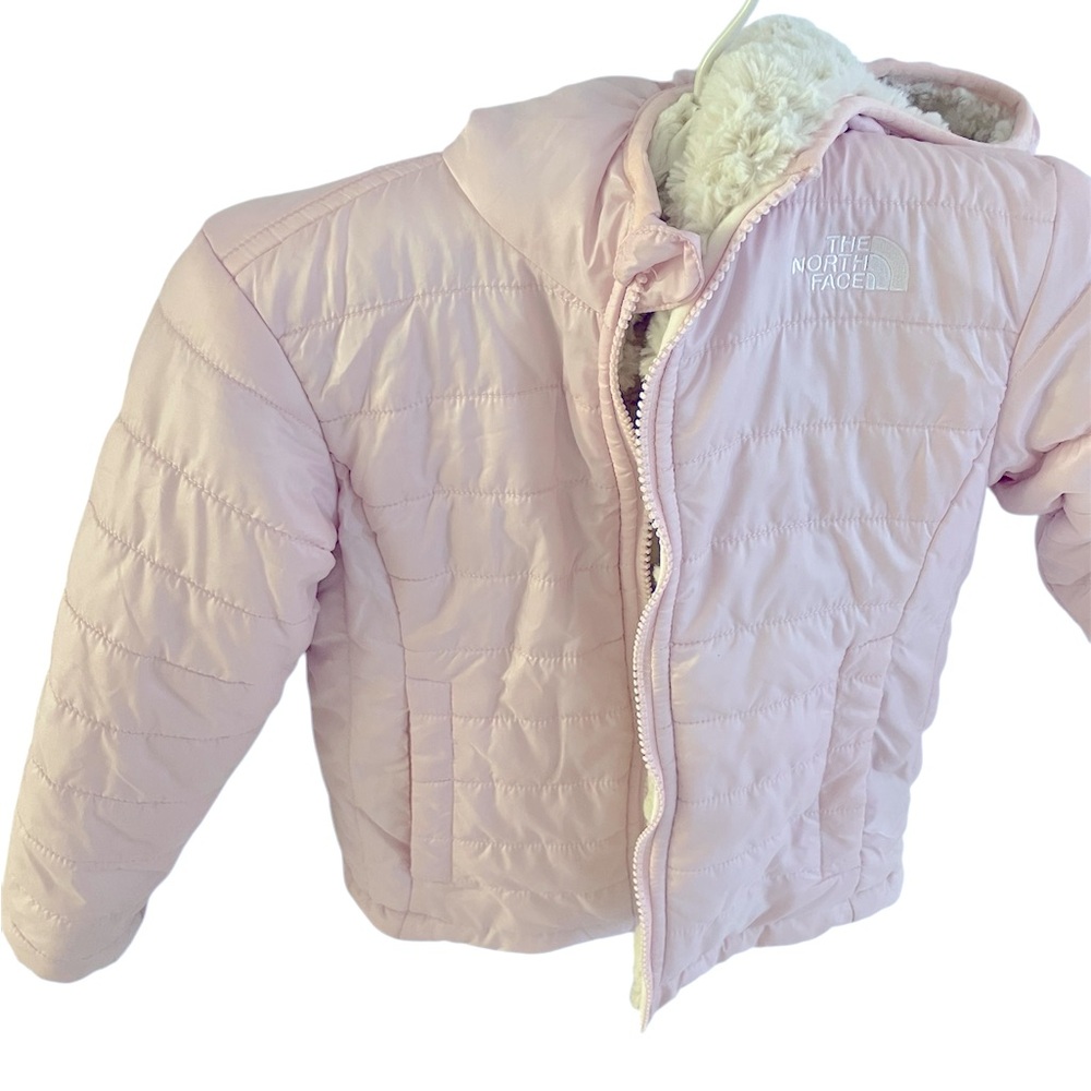 North Face reversible 4t baby pink coat !! Adorable !!!!